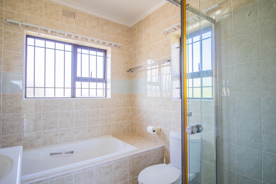 6 Bedroom Property for Sale in Myburgh Park Western Cape